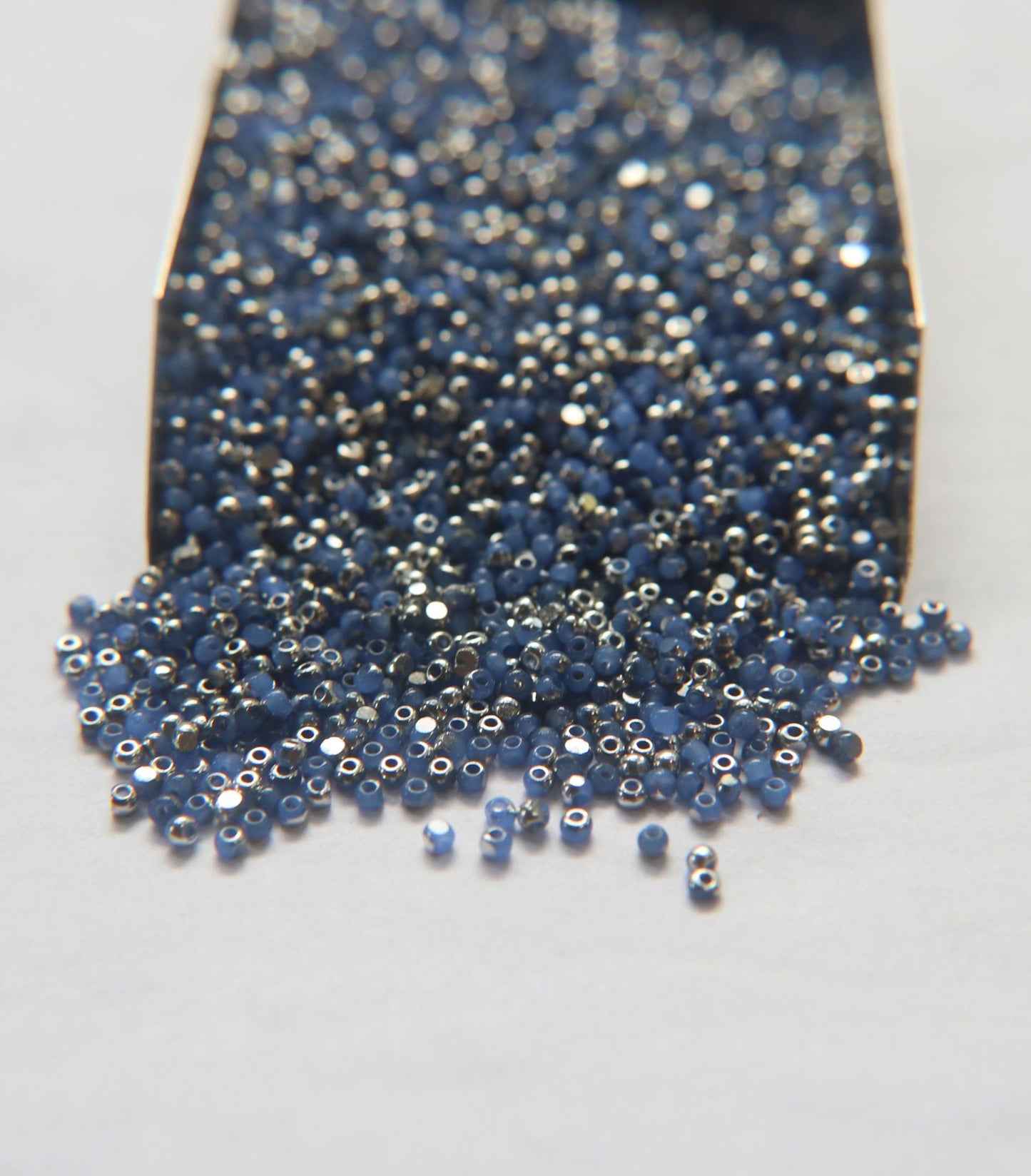 11/0 Patina Sapphire Opal Silver